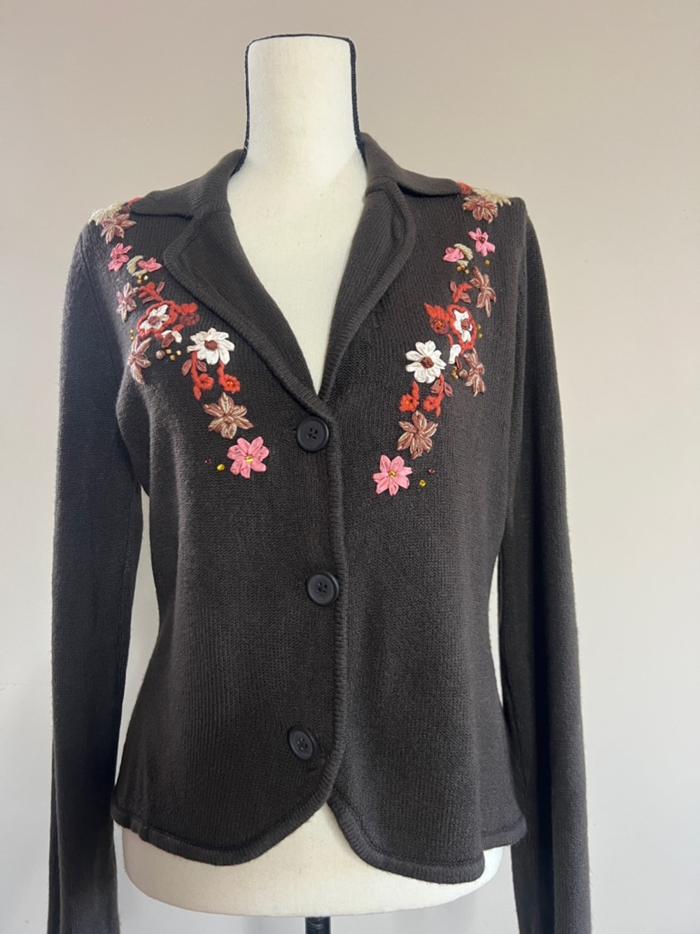 🐻🐌🍑🚚Brown Floral Embroidered Knit Sweater - Picture 5 of 7